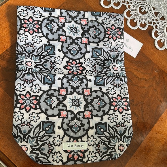 Vera Bradley, new with tags Style Small Ditty Bag Lisbon Medallion - Picture 6 of 7